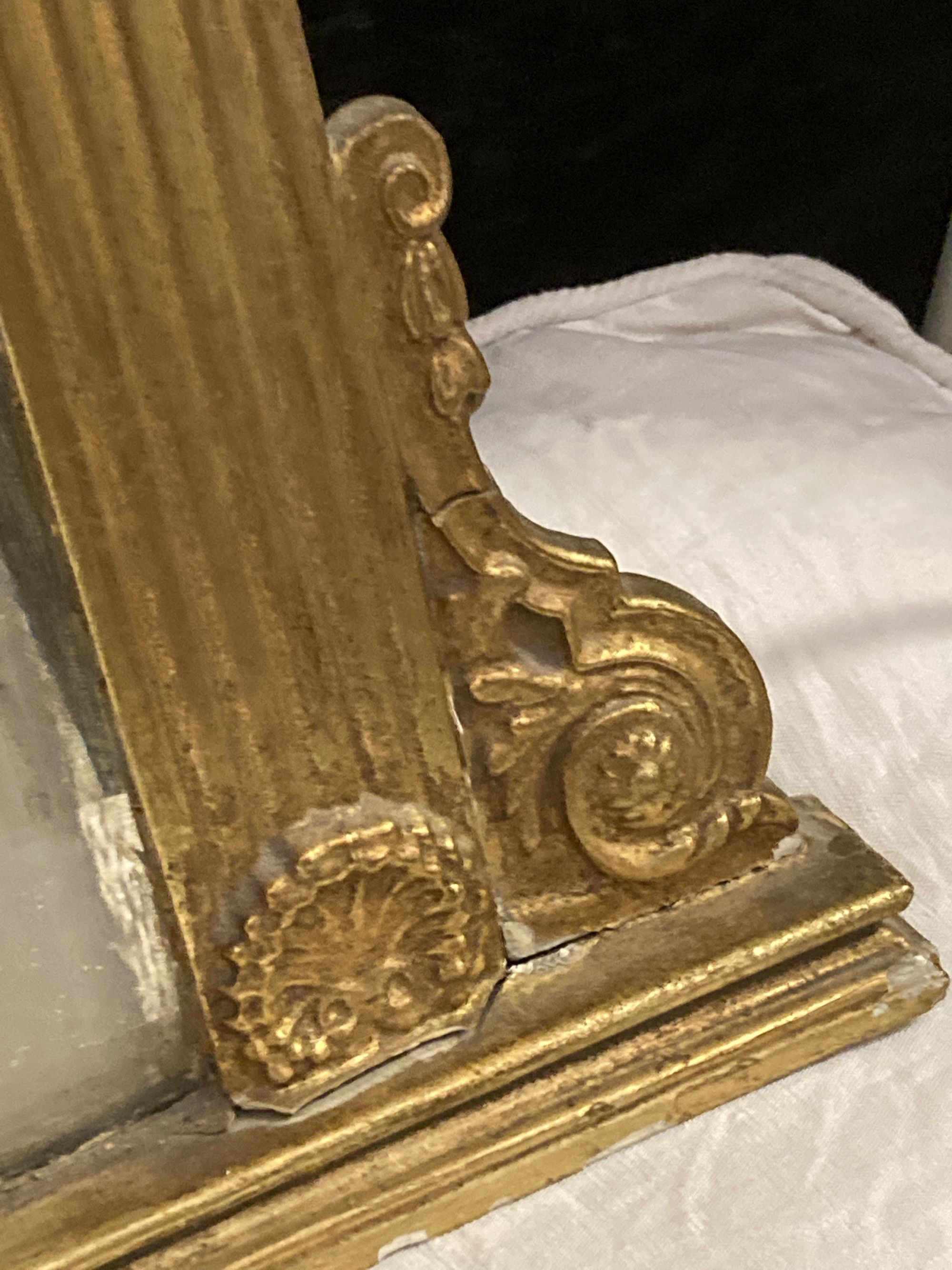 A Victorian gilt-framed overmantel mirror, width 110cm, height 61cm